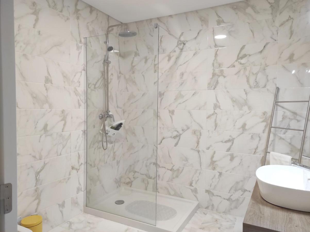 Hall 92 Quartos Com Wc Em Moradia Com Piscina A-Das-Lebres Лориш Экстерьер фото