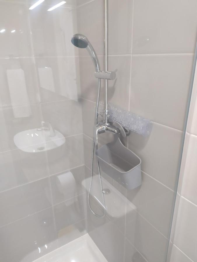 Hall 92 Quartos Com Wc Em Moradia Com Piscina A-Das-Lebres Лориш Экстерьер фото