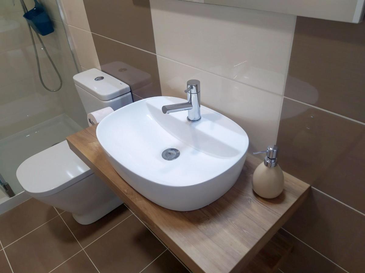 Hall 92 Quartos Com Wc Em Moradia Com Piscina A-Das-Lebres Лориш Экстерьер фото