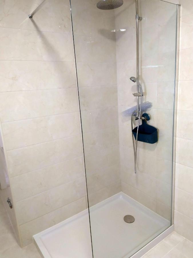 Hall 92 Quartos Com Wc Em Moradia Com Piscina A-Das-Lebres Лориш Экстерьер фото