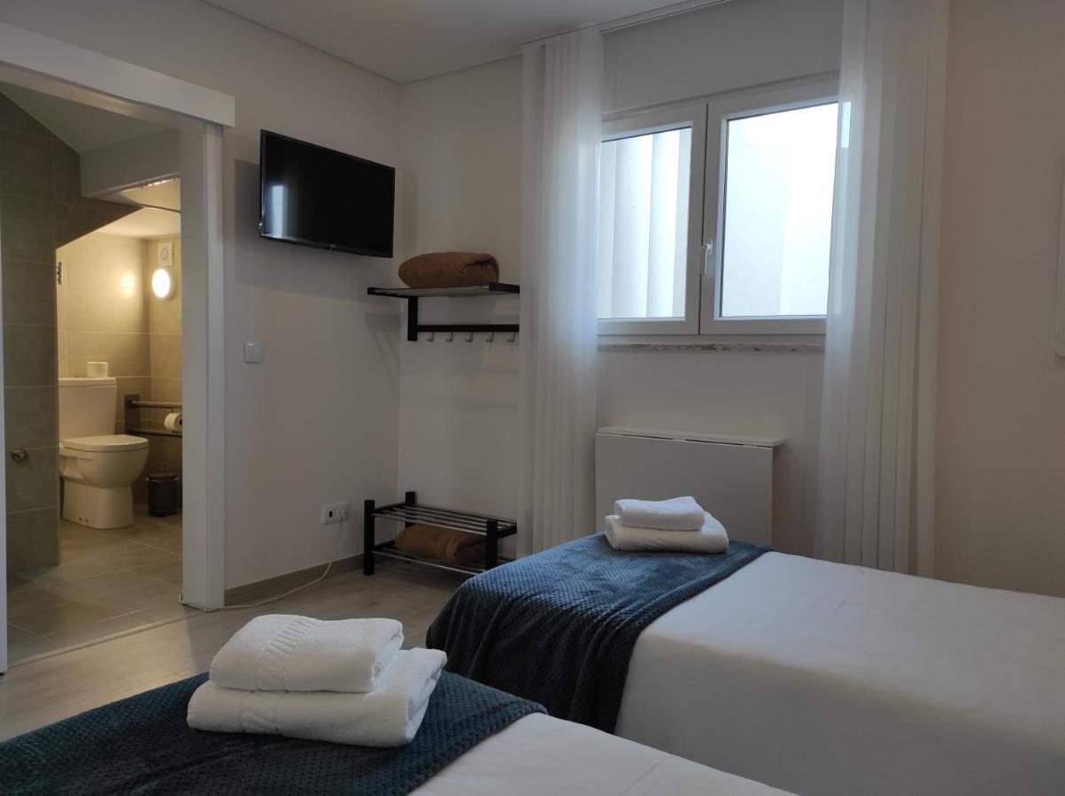 Hall 92 Quartos Com Wc Em Moradia Com Piscina A-Das-Lebres Лориш Экстерьер фото