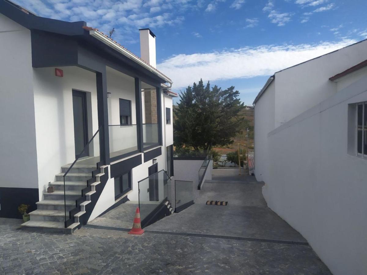 Hall 92 Quartos Com Wc Em Moradia Com Piscina A-Das-Lebres Лориш Экстерьер фото