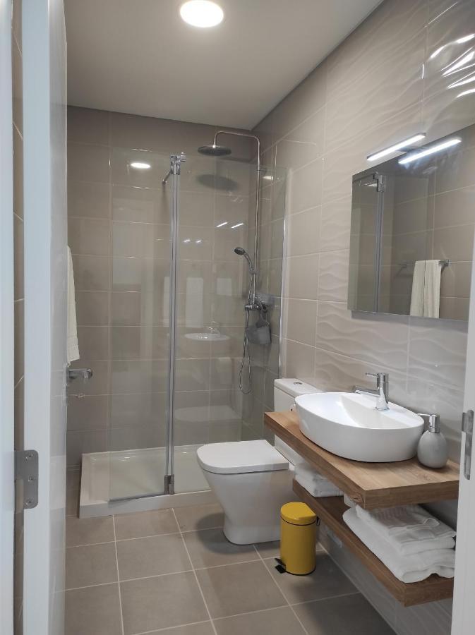 Hall 92 Quartos Com Wc Em Moradia Com Piscina A-Das-Lebres Лориш Экстерьер фото