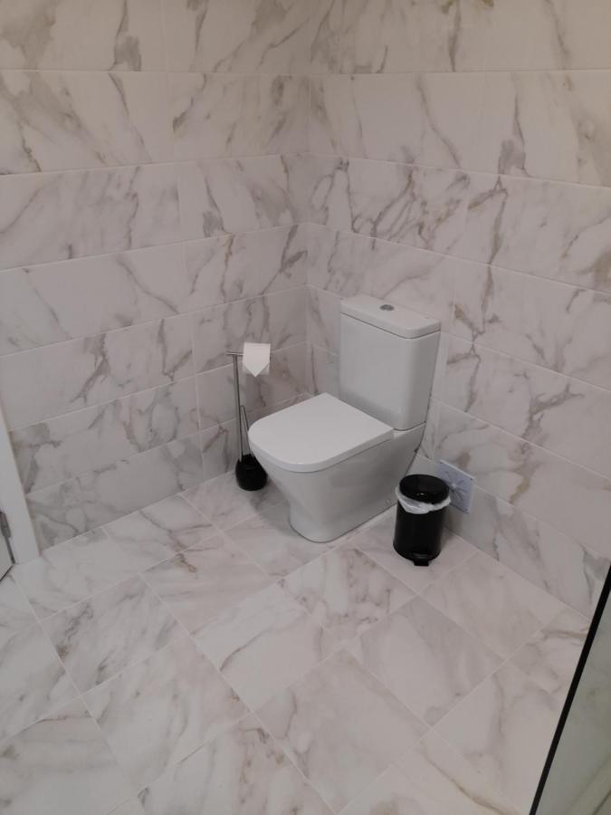 Hall 92 Quartos Com Wc Em Moradia Com Piscina A-Das-Lebres Лориш Экстерьер фото